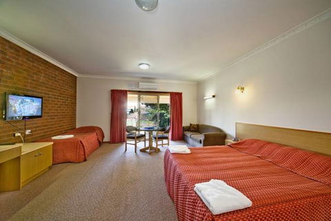 Paradise Lakes Motel - Tourism Guide 4