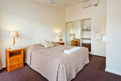 Premier Motor Inn - Tourism Guide 0