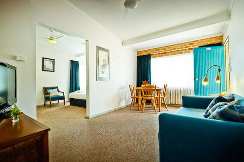 Premier Motor Inn - Tourism Guide 6