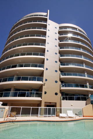 Sails Apartments - Travel Search 1