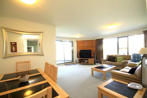 Sails Apartments - Travel Search 7