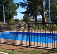 Silver Oaks Motel - Tourism Guide