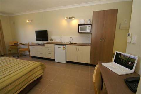 Spinifex Motel - Tourism Guide 2