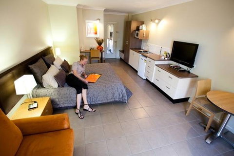 Spinifex Motel - Tourism Guide 6