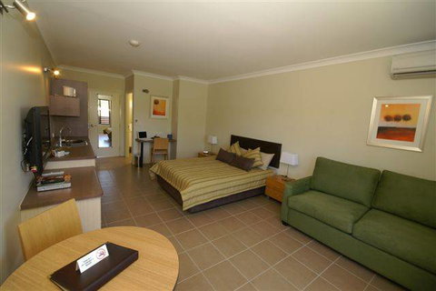 Spinifex Motel - Tourism Guide 7