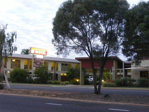 Spinifex Motel - Tourism Guide 8