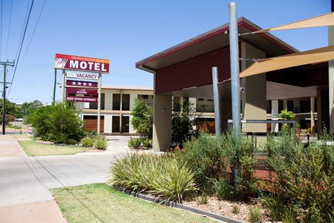 Spinifex Motel - Tourism Guide 9