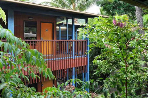 Airlie Beach Magnums Backpackers - Tourism Guide 3