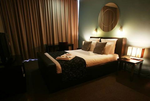 Clarendon Hotel - Tourism Guide 3