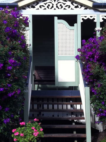 The Sanctuary Springbrook Guest House Cottage - Cruises Travel 2