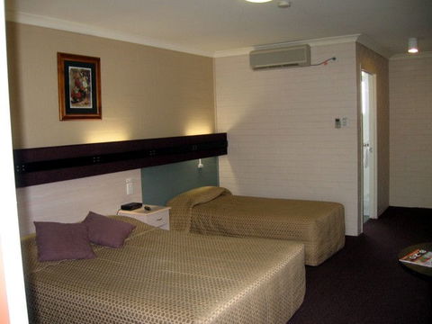 The Vines Motel & Cottages - Cruises Travel 3