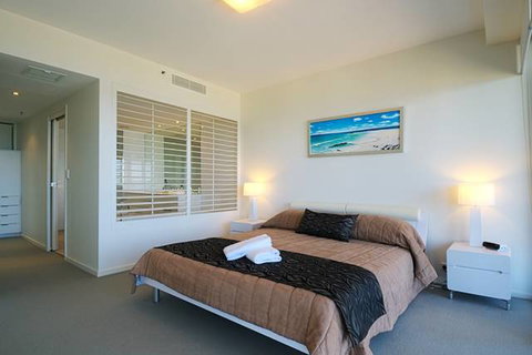 Ultra Broadbeach - Tourism Guide 0