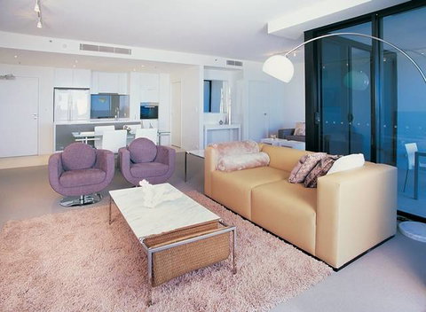 Ultra Broadbeach - Tourism Guide 4