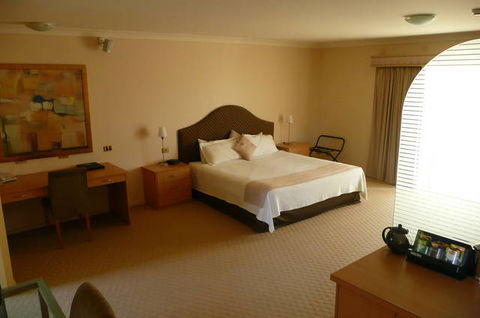 Wagga RSL Club Motel And Apartments - Tourism Guide 0