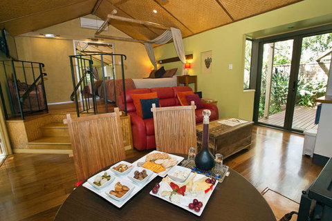 Witches Falls Cottages - Tourism Guide 1