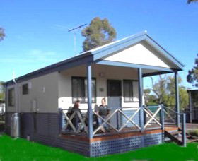 Pinjarra Cabins And Caravan Park - Cruises Travel 0