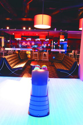 Strike Bowling Bar - Bayside - Tourism Guide 3