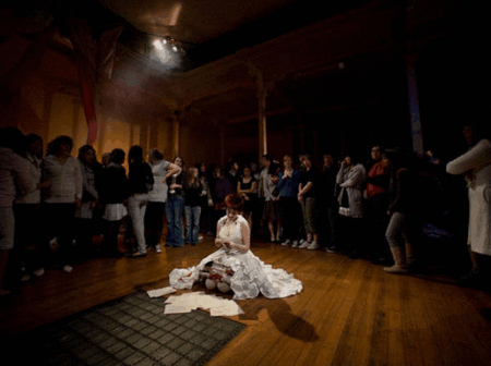 Zen Zen Zo Physical Theatre - Tourism Guide 2