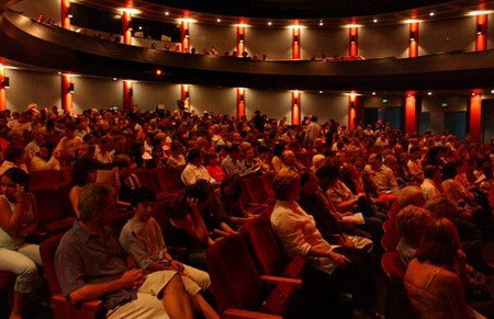 Riverside Theatre - Tourism Guide 3