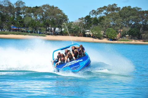 Aquavue Cafe Watersports - Tourism Guide 11