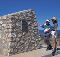 Potshot Monument - Tourism Guide