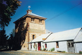 The Oakbank Weaver - Tourism Guide 0