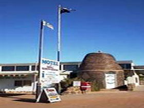 Andamooka Dukes Bottlehouse Museum - Tourism Guide 0