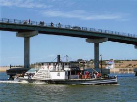 Paddle Steamer Oscar W - Tourism Guide 0