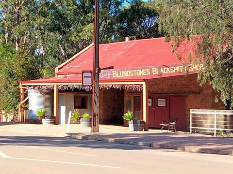 Bluey Blundstones Heritage Accommodation - Tourism Guide 2