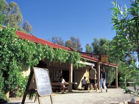 Bluey Blundstones Heritage Accommodation - Tourism Guide 0