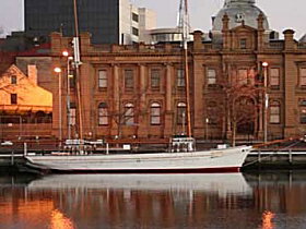 May Queen - Travel Agents 0