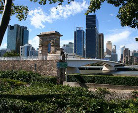 Former Victoria Bridge Abutment (Memorial) - Tourism Guide 0