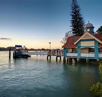 Oxford Street Bulimba - Cruises Travel