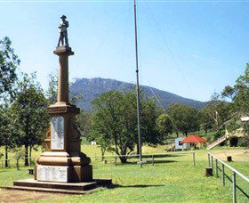 Maroon State School War Memorial - Travel Agents 0
