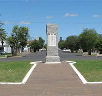 War Memorial and Heroes Avenue - Tourism Guide