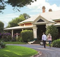 Historical Walk Through Russell Street - Tourism Guide