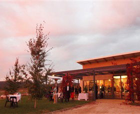 Amulet Wines - Tourism Guide 0