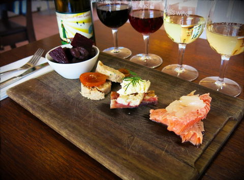 Fowles Wine - Tourism Guide 1