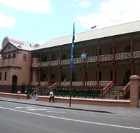 Parliament House - Cruises Travel
