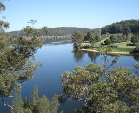 Hanging Rock Lookout - Cruises Travel 0