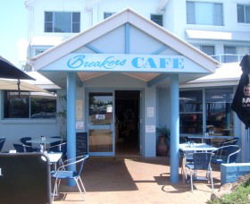 Breakers Cafe And Restaurant - Tourism Guide 0