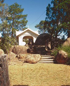 Stanthorpe Soldiers Memorial - Cruises Travel 1