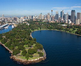 Royal Botanic Gardens And The Domain - Tourism Guide 1