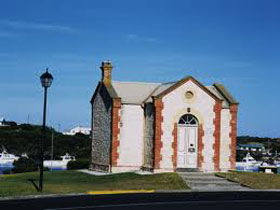 Royal Circus And Customs House In Robe - Tourism Guide 0