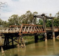 Swan Hill - Murray River Road Bridge - Tourism Guide