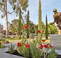 Private Robert Mactier Statue - Tourism Guide