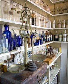 Dow's Pharmacy - Tourism Guide 0