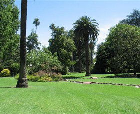 Albury Botanic Gardens - Tourism Guide 8