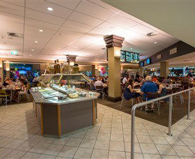 Hellenic Club Of Canberra - Tourism Guide 2