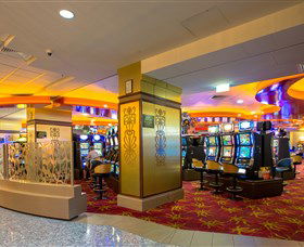 Hellenic Club Of Canberra - Tourism Guide 1